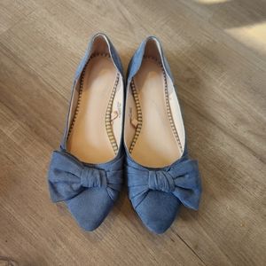 Size 6 women's blue flats